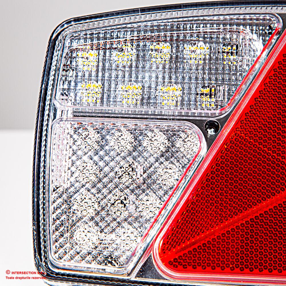 Lampa spate 250x138, 5 functii, cu triunghi, LED, dreapta, L1815 TruckLed