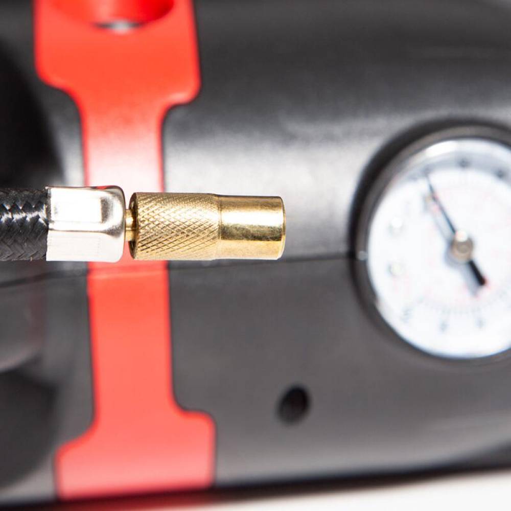 Compresor aer 12V/220V, 10bar, cu 3 adaptori, compartiment cabluri 02383 Amio