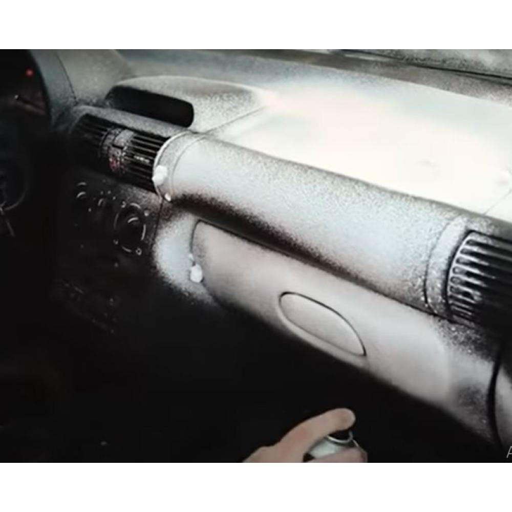 Spray cu spuma pentru curatat bord 600ml MOTIP Black Line Cockpit Foam 000702 Spray cu spuma pentru curatat bord 600ml MOTIP Black Line Cockpit Foam 000702