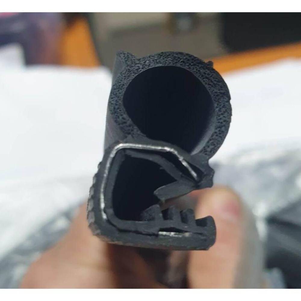 Cheder univeresal cu interior de 7mm, lat 24mm, lamele otel, rola 4m, tip John Deere Bk BY43