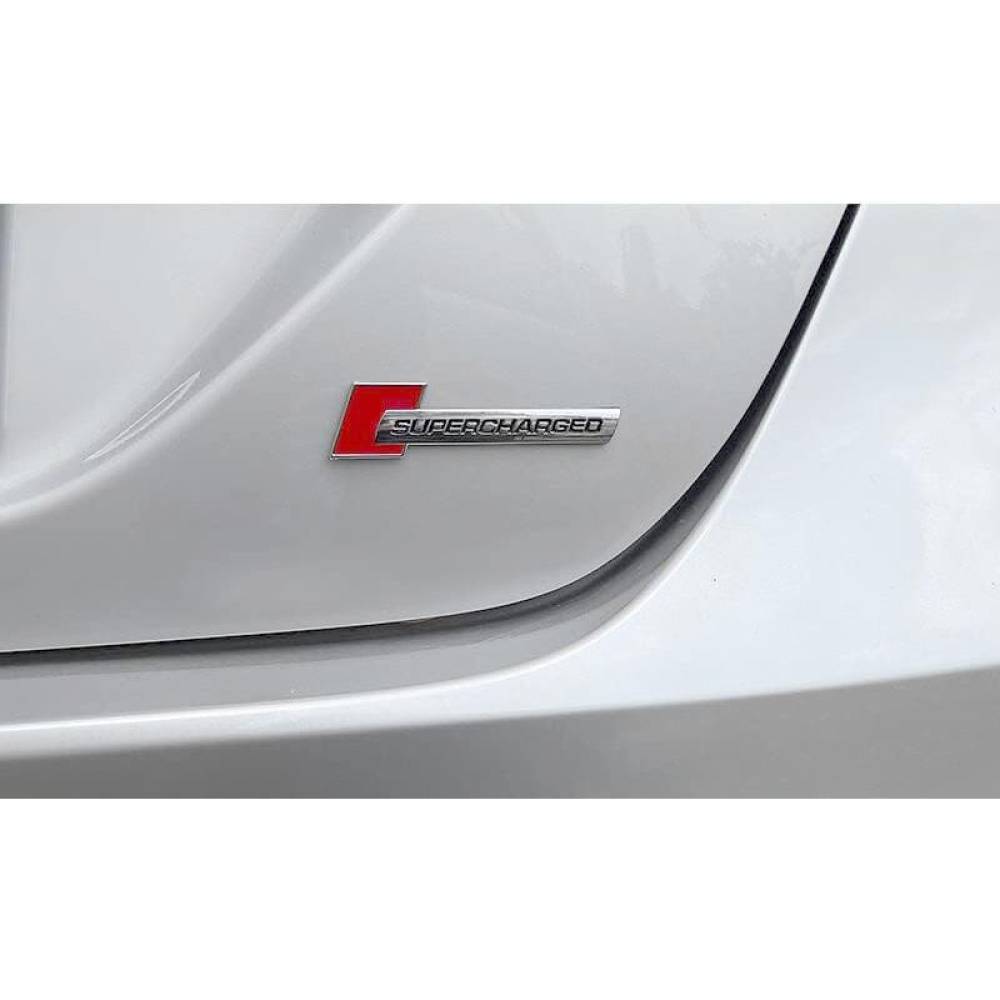 Ornament emblema metalica SUPERCHARGED adeziva Crom cu Rosu, TS-103 Ornament emblema metalica SUPERCHARGED adeziva Crom cu Rosu, TS-103