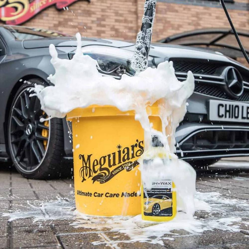 Sampon auto cu ceara, 473ml, Ultimate Wash and Wax, 17716 Meguiar's Sampon auto cu ceara, 473ml, Ultimate Wash and Wax, 17716 Meguiar's