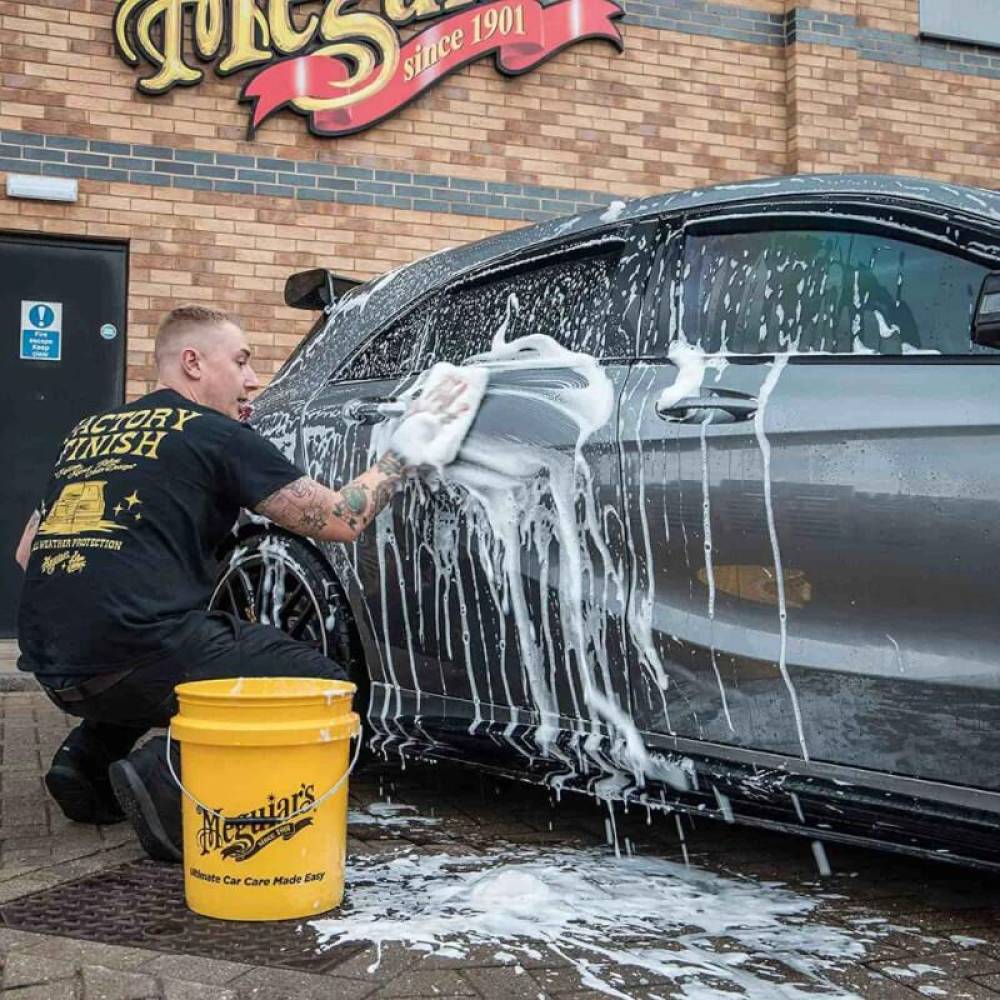 Sampon auto cu ceara, 473ml, Ultimate Wash and Wax, 17716 Meguiar's Sampon auto cu ceara, 473ml, Ultimate Wash and Wax, 17716 Meguiar's