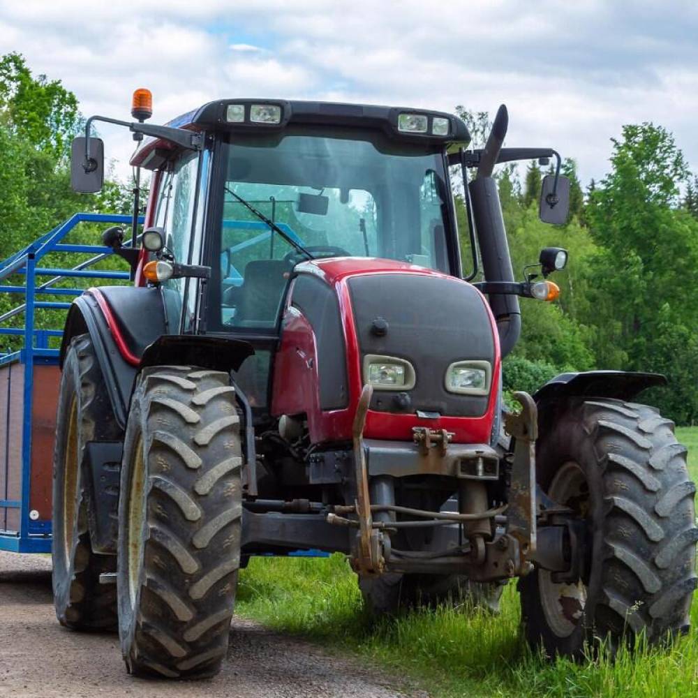 Oglinda 250x165 universala, Mt mijlocie, tractoare, JOHN DEERE, ZETOR, URSUS, JCB, MASSEY FERGUSON NEW HOLLAND, montare tip nuca fi15-fi28mm, LR0240GK Solus Oglinda 250x165 universala, Mt mijlocie, tractoare, JOHN DEERE, ZETOR, URSUS, JCB, MASSEY FERGUSON NEW HOLLAND, montare tip nuca fi15-fi28mm, LR0240GK Solus