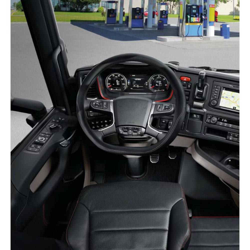 Husa volan 42-44cm, pentru camion SCANIA R/S, IVECO S-WAY, imitatie piele neagra, forma D-SHAPE, 97839 Lampa