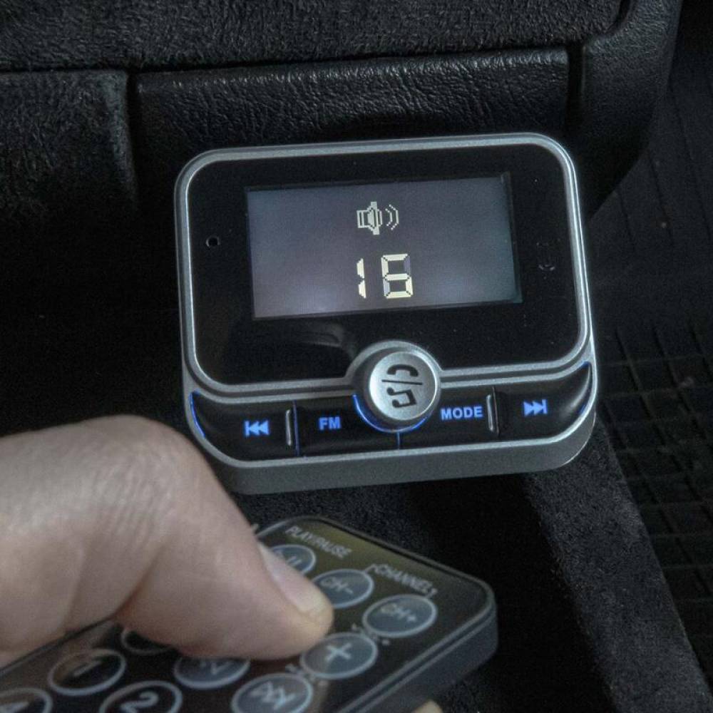 Transmitator FM, MP3, 2×USB, cu telecomanda, 12-24V, Amio 04657 Transmitator FM, MP3, 2×USB, cu telecomanda, 12-24V, Amio 04657