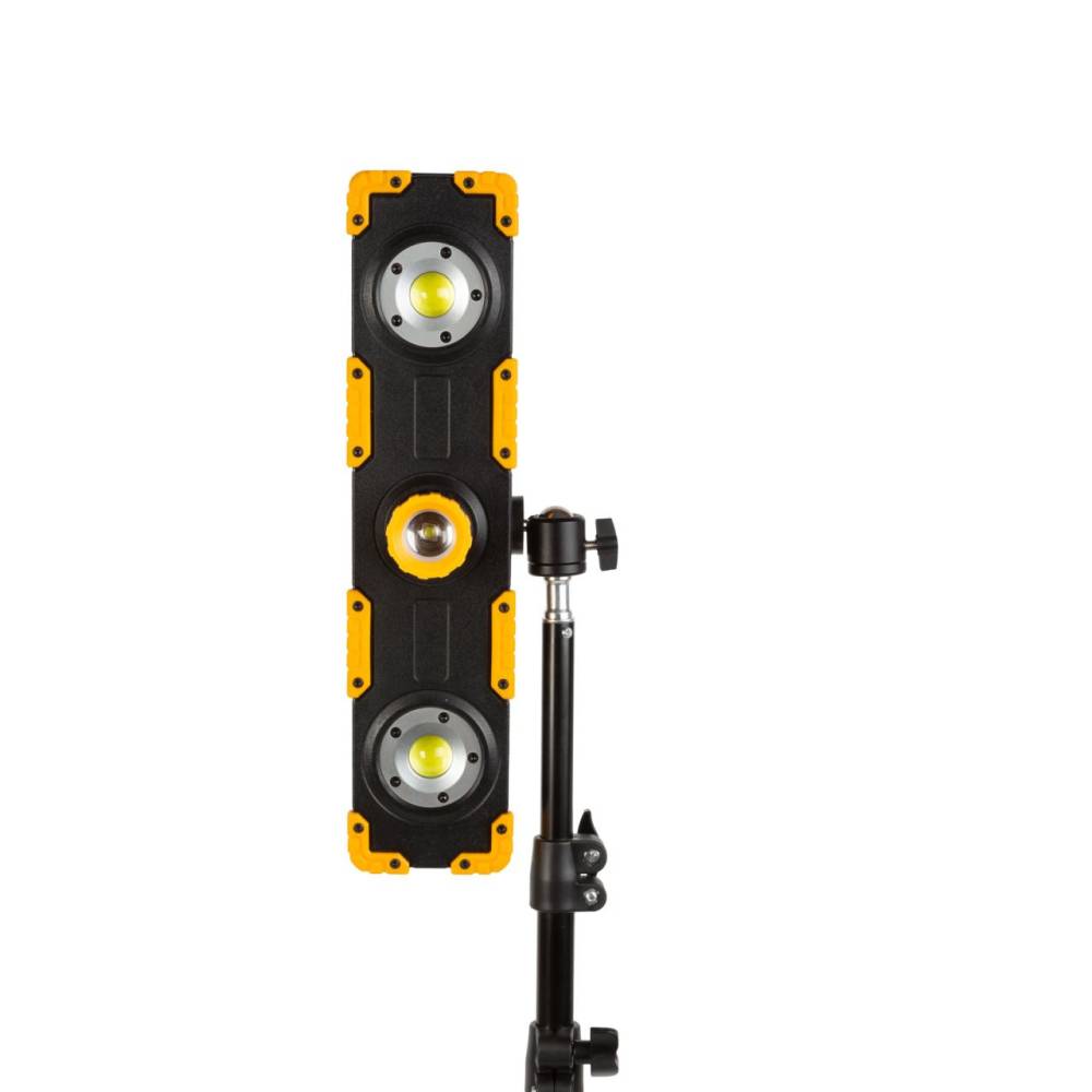 Proiector LED 1200lm cu acumulator si intensitate si focalizare reglabile Phenom 18649
