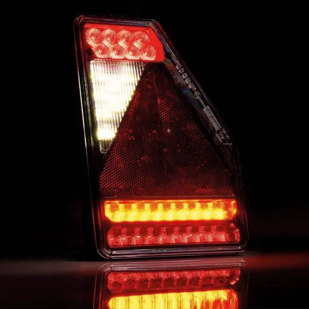 Lampa stop 146x210, 6 functii, ceata, mers inapoi, triunghi, cablu 1m, dreapta, FT-277 P Fristom Lampa stop 146x210, 6 functii, ceata, mers inapoi, triunghi, cablu 1m, dreapta, FT-277 P Fristom